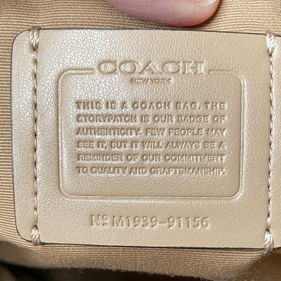 Coach Marlon Hobo Shoulder Bag Colorblock Whipstitch Tan & Cream Leather #91156 - Picture 6 of 12